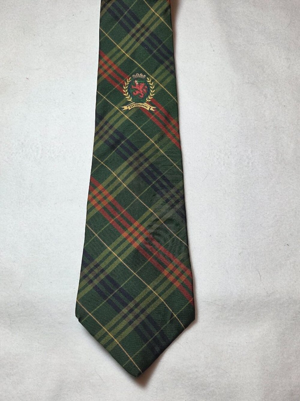 TOMMY HILFIGER Green Yellow Red Tartan Plaid Regimental Crest Classic Tie Preppy